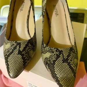 JustFab Snakeskin Heels - Black and Tan